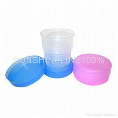 Plastic collapsible cup