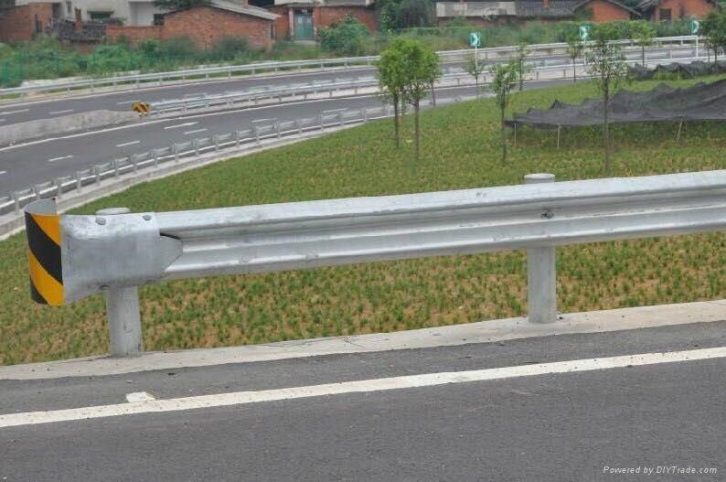 Hot dip galvanized highway guardrail with competitive price