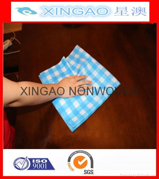 nonwoven cleaning wipes