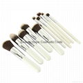 10 wooden handle brush 13