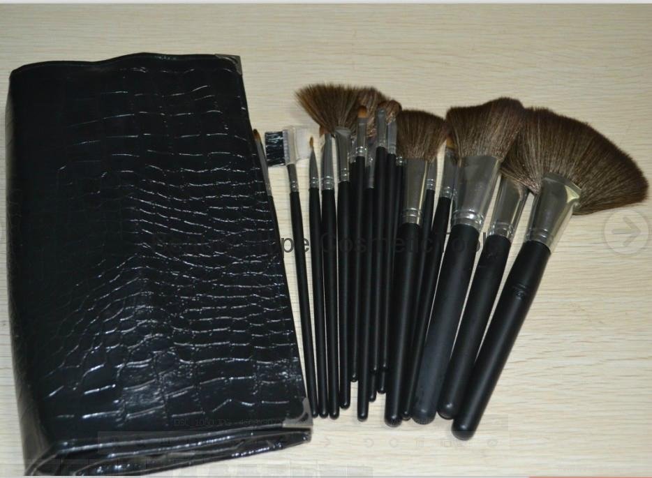 19pcs wood handle makeup brush set face brush cosmetic brush 4