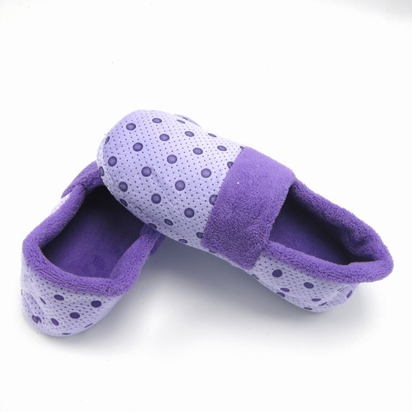Comfortable soft touch shoes for women used in home  2