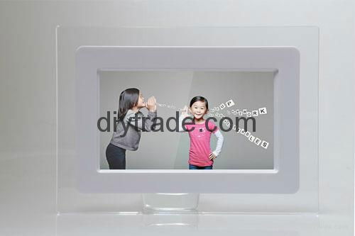 Digital photo frame