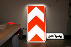 reflective road traffic signal use on