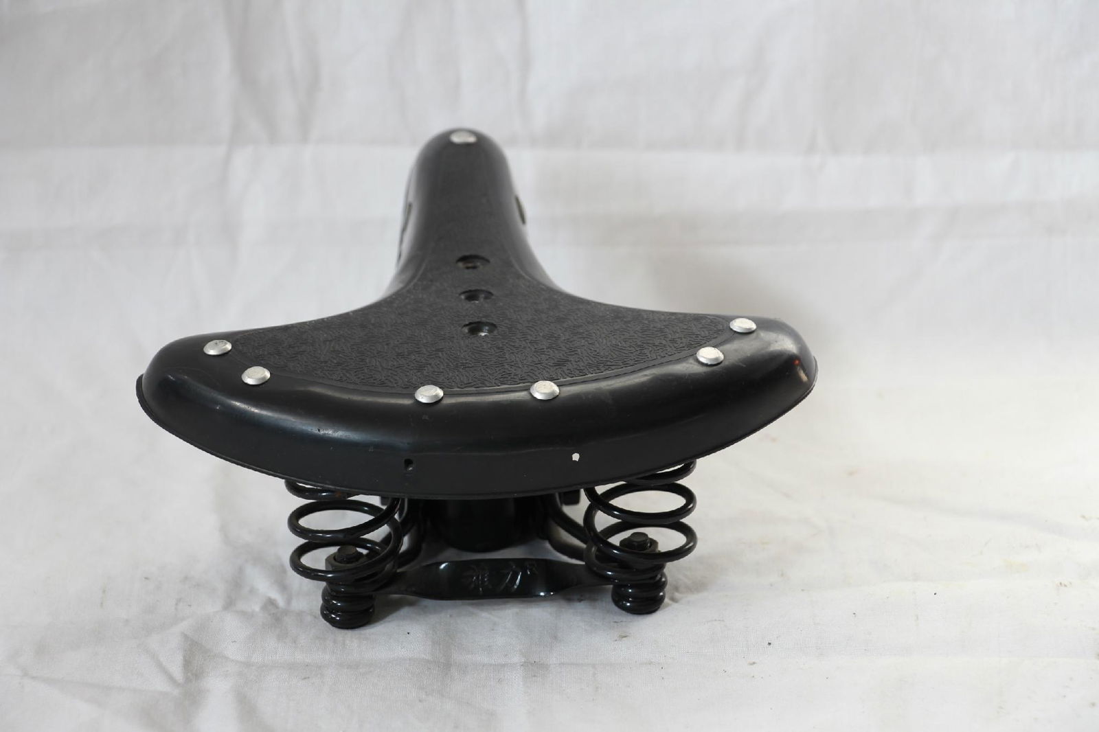 Cheap price bicycle saddle 3