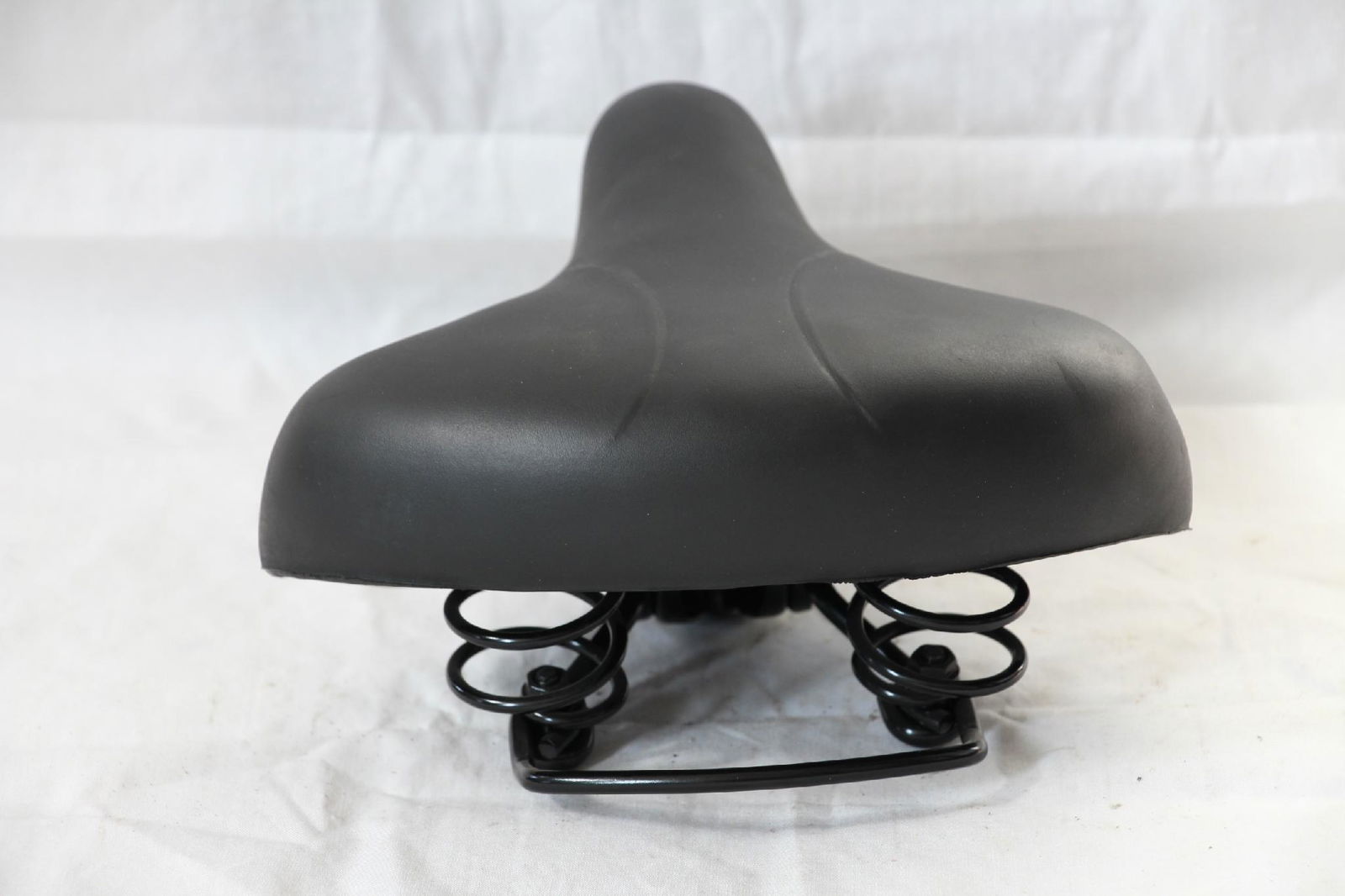 Cheap price bicycle saddle 2