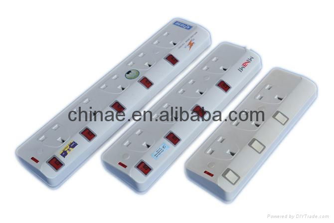 13A power UK british extension socket with Individual Switches 3