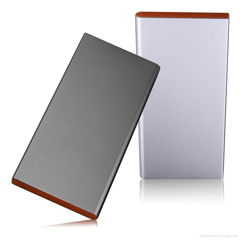 Hot selling super thin mobile phone charger 8000mAh power bank  3
