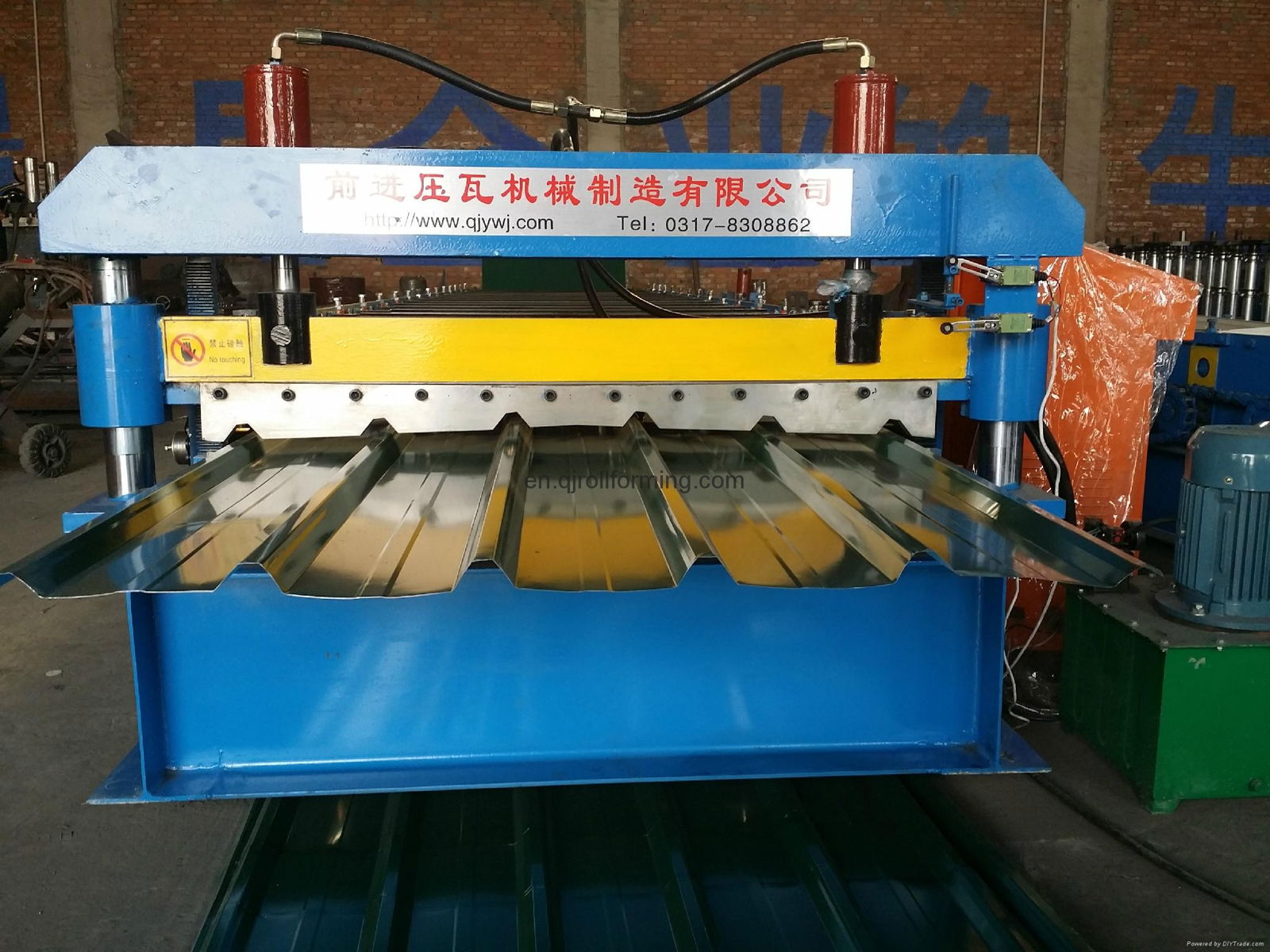 Trapezoid Roof Sheet Roll Forming Machine 2