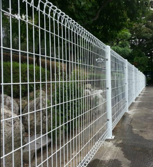 Good quality powder coated steel wire top rolled fence panel  4
