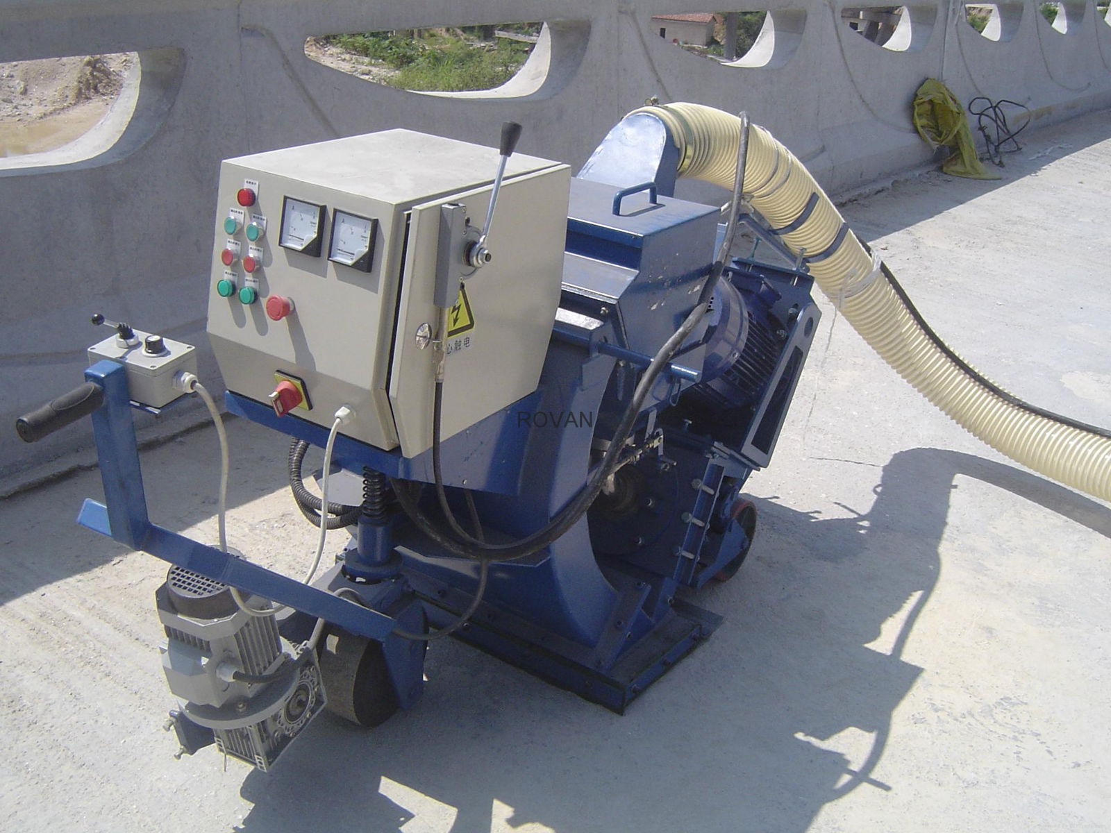  Road sand blasting machine for surface cleaning  3