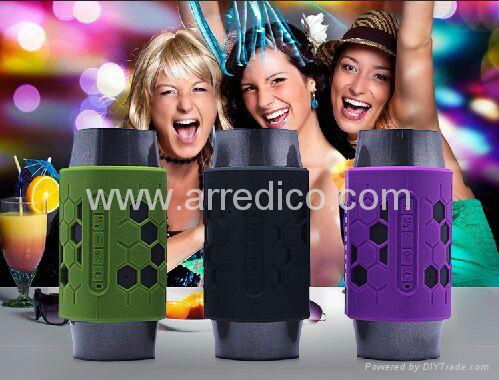 Portable Mini Bluetooth Speaker with Silicone Case  LED  Light  Bluettoh 4.0  