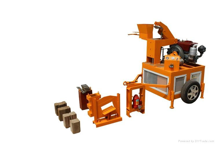 Mobile hollow brick moulding machine with vibration motor QT40-3A for sale with  3