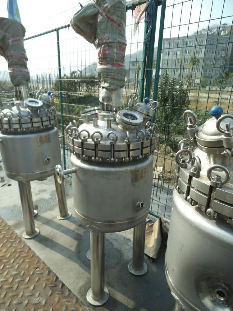 Stainless steel resin reactor 4