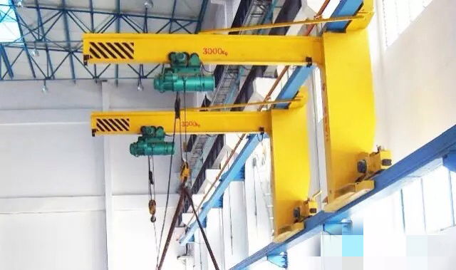 Wall sleeving crane