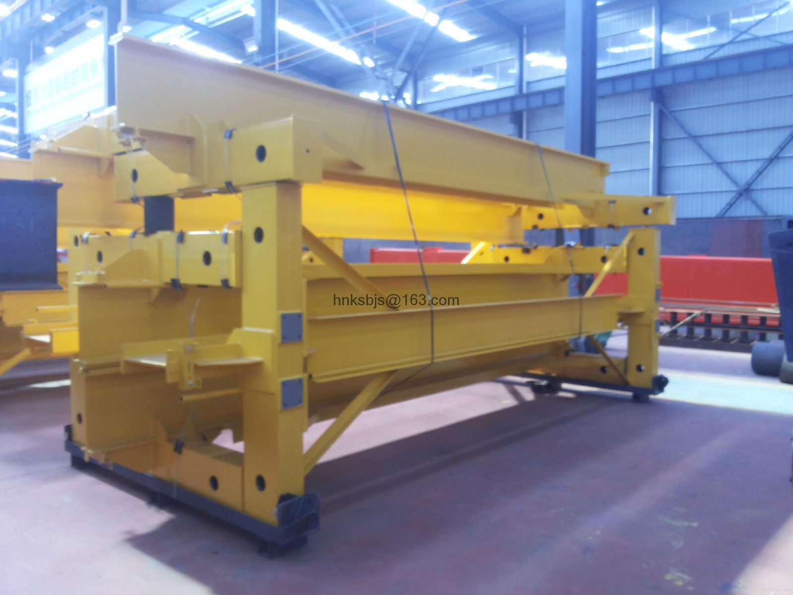 Electric rail crane