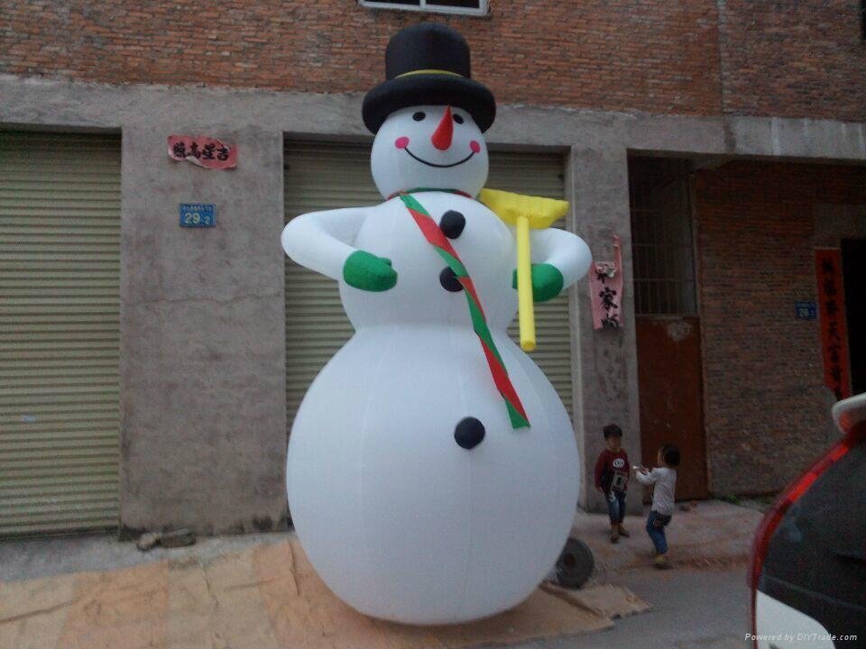White Christmas Season Inflatable Snowman  2