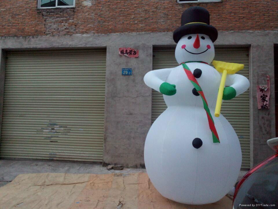 White Christmas Season Inflatable Snowman  3