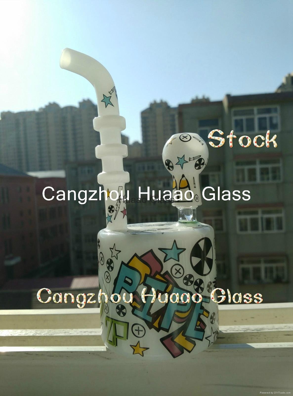 White cup with color logo bongs percolator bongs oil rigs glass bongs glass wate 2