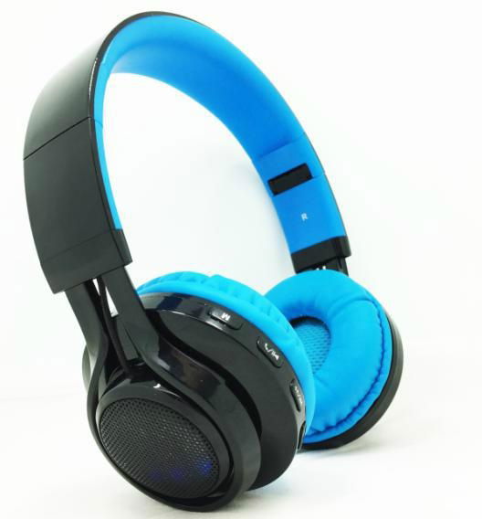 LED light wireless Bluetooth stereo headphones 2