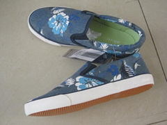 SLIP ON CANVAS SHOES