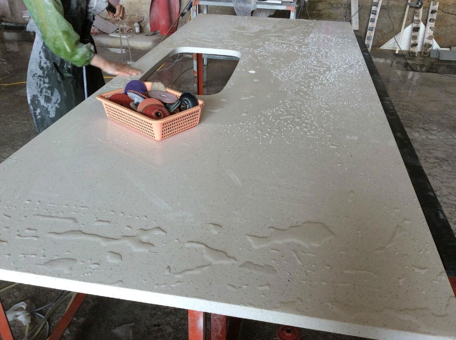 white quartz countertop 