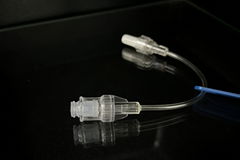 needle free connector with extension