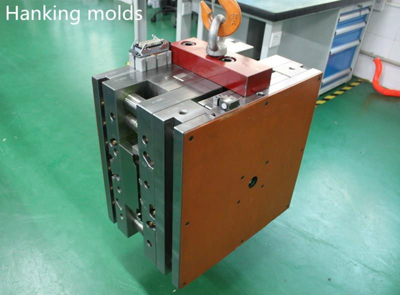 Plastic injection mould