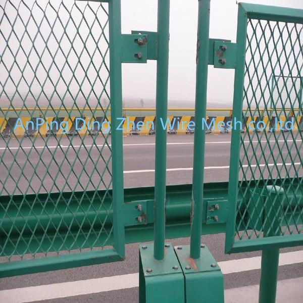 safety expanded metal fence  used highway  2