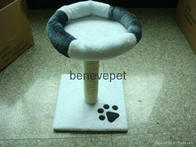 Cat tree furniture was made of natural sisal rope and soft plush