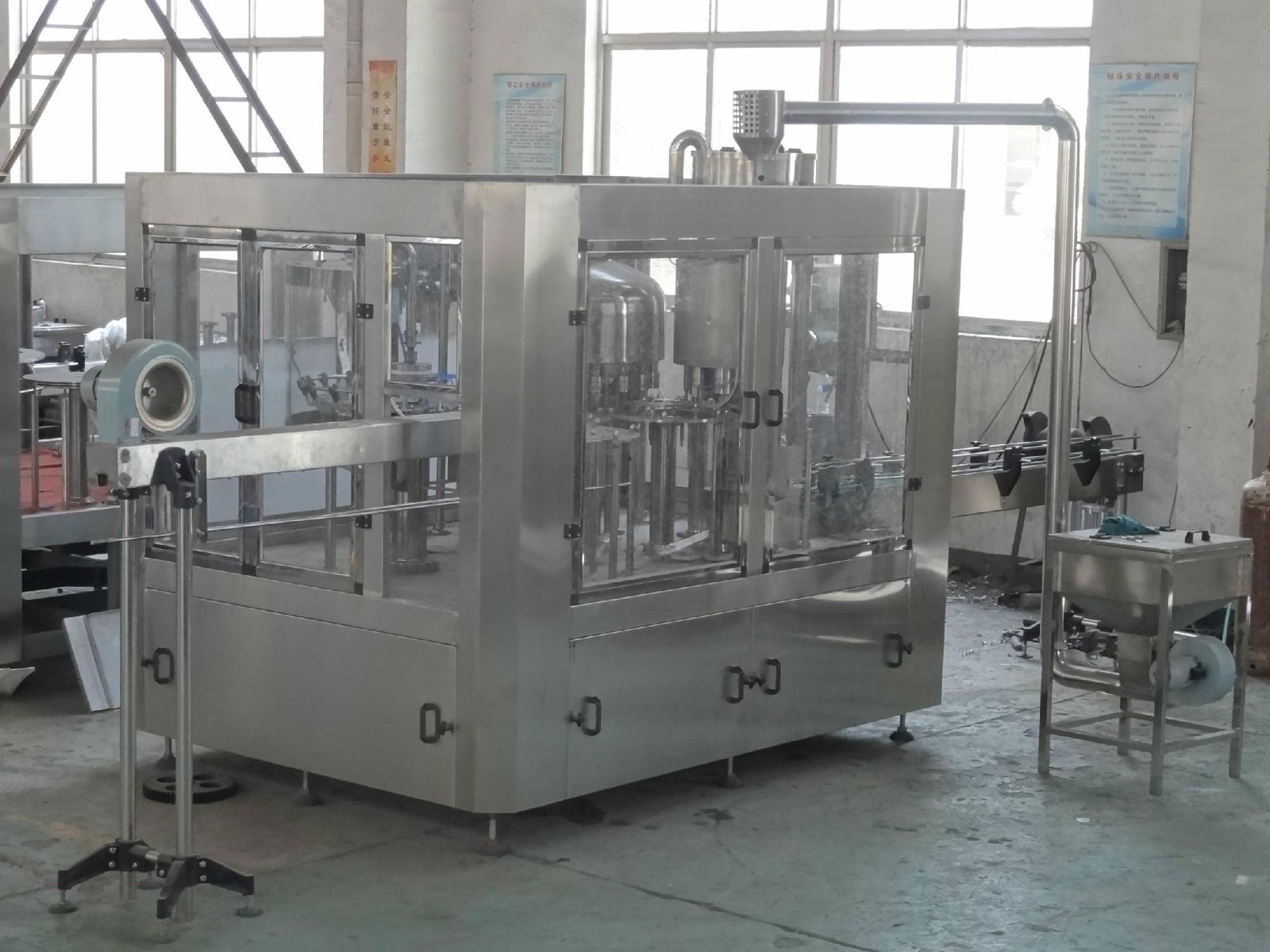 Automatic Mineral Drinking Water Bottle Filling Machines 4