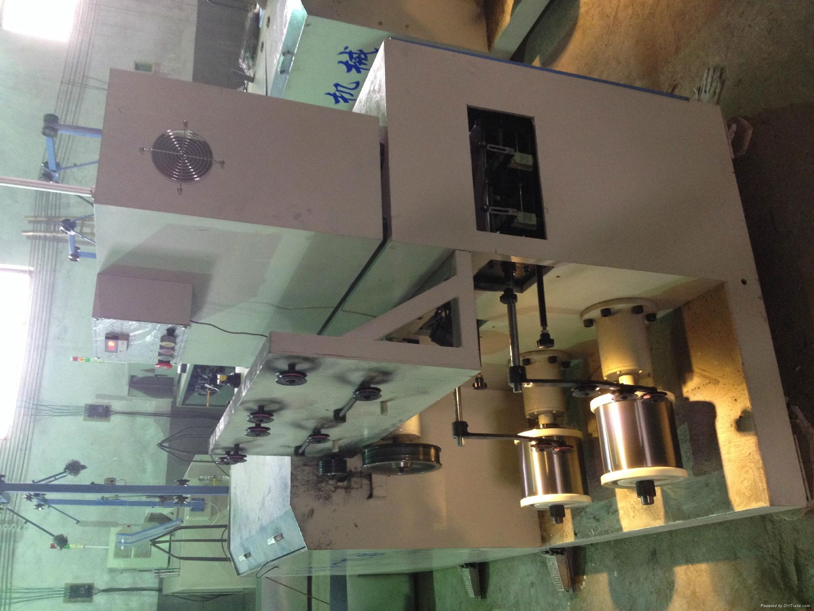   See larger image China manufacturing high speed wire drawing machine 5