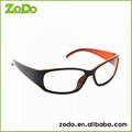 Polarized 3-D glasses type  3