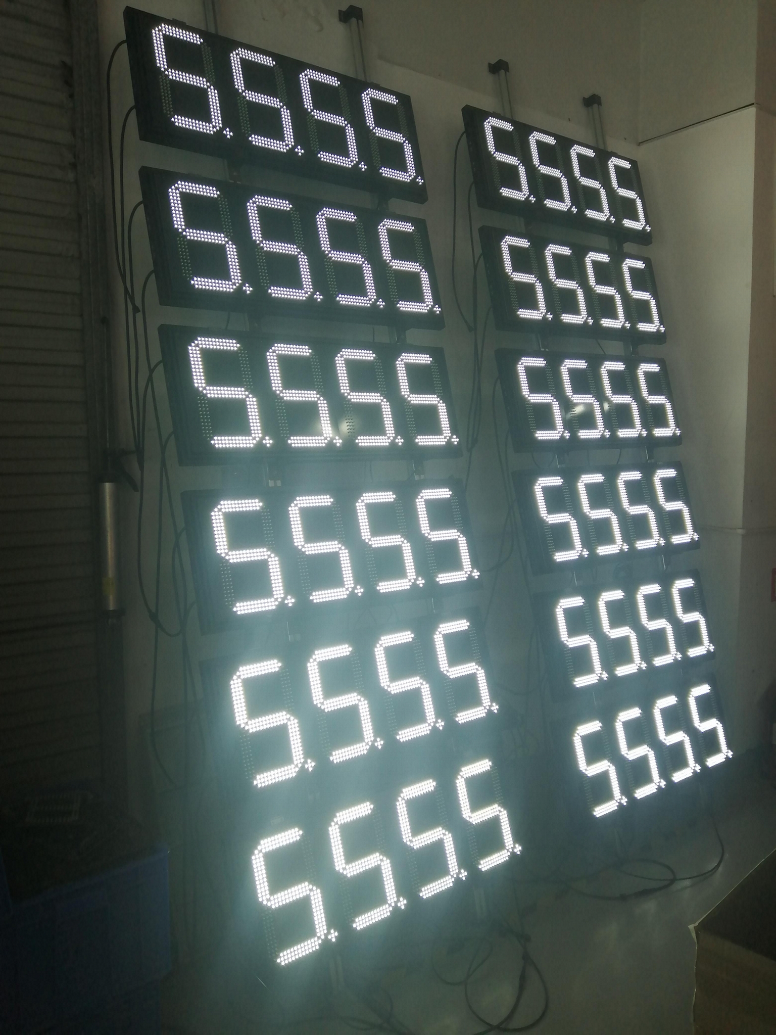 深圳廠家直銷8888雙面數字LED油價屏 2