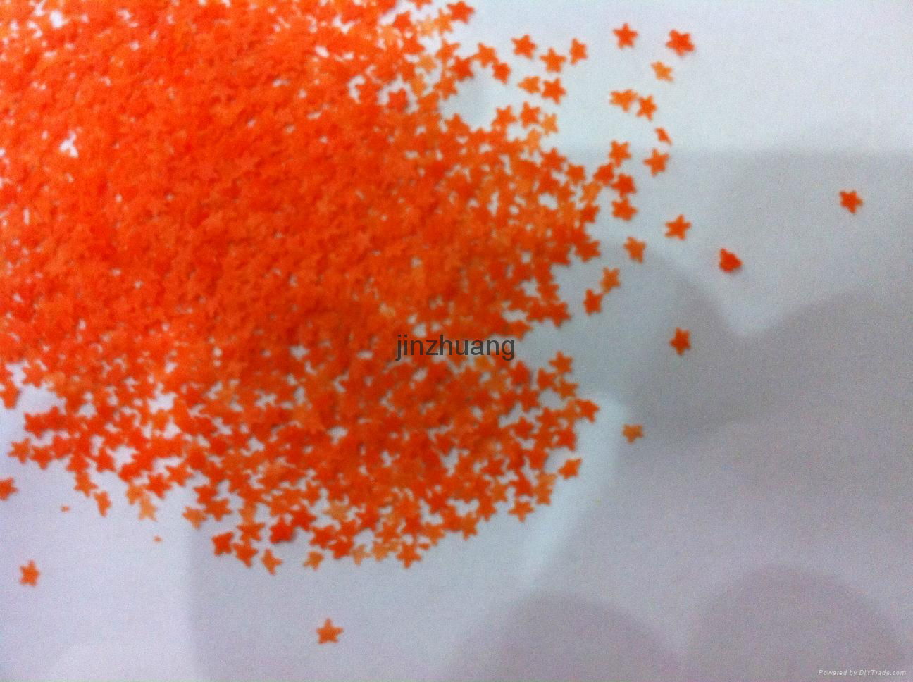 Novelty shaped speckles for detergent powder 3