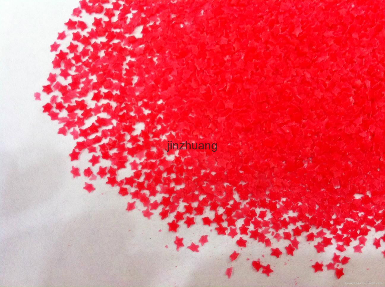 Novelty shaped speckles for detergent powder 3