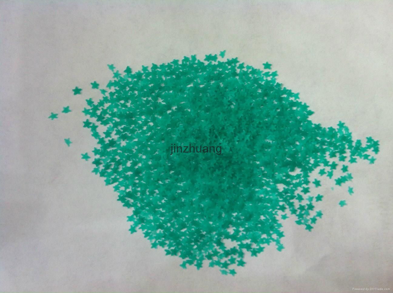 Novelty shaped speckles for detergent powder 3