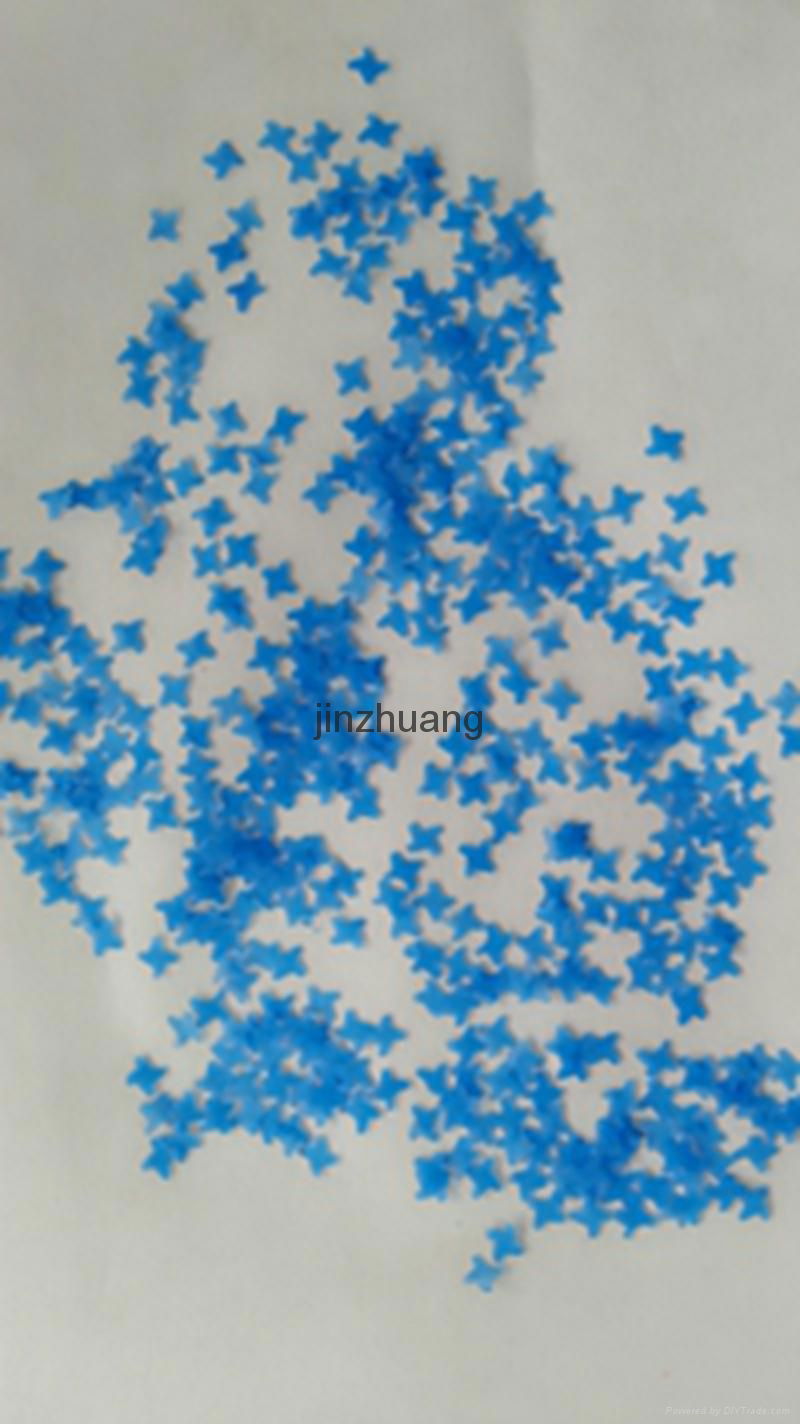 Novelty shaped speckles for detergent powder 5