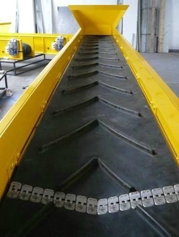  Patterned conveyor belt
