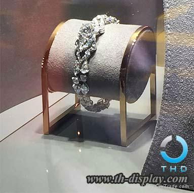 jewelry display  2