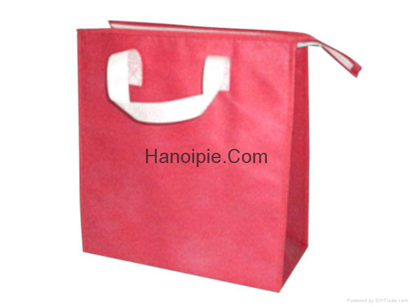 Non-woven shopping bag