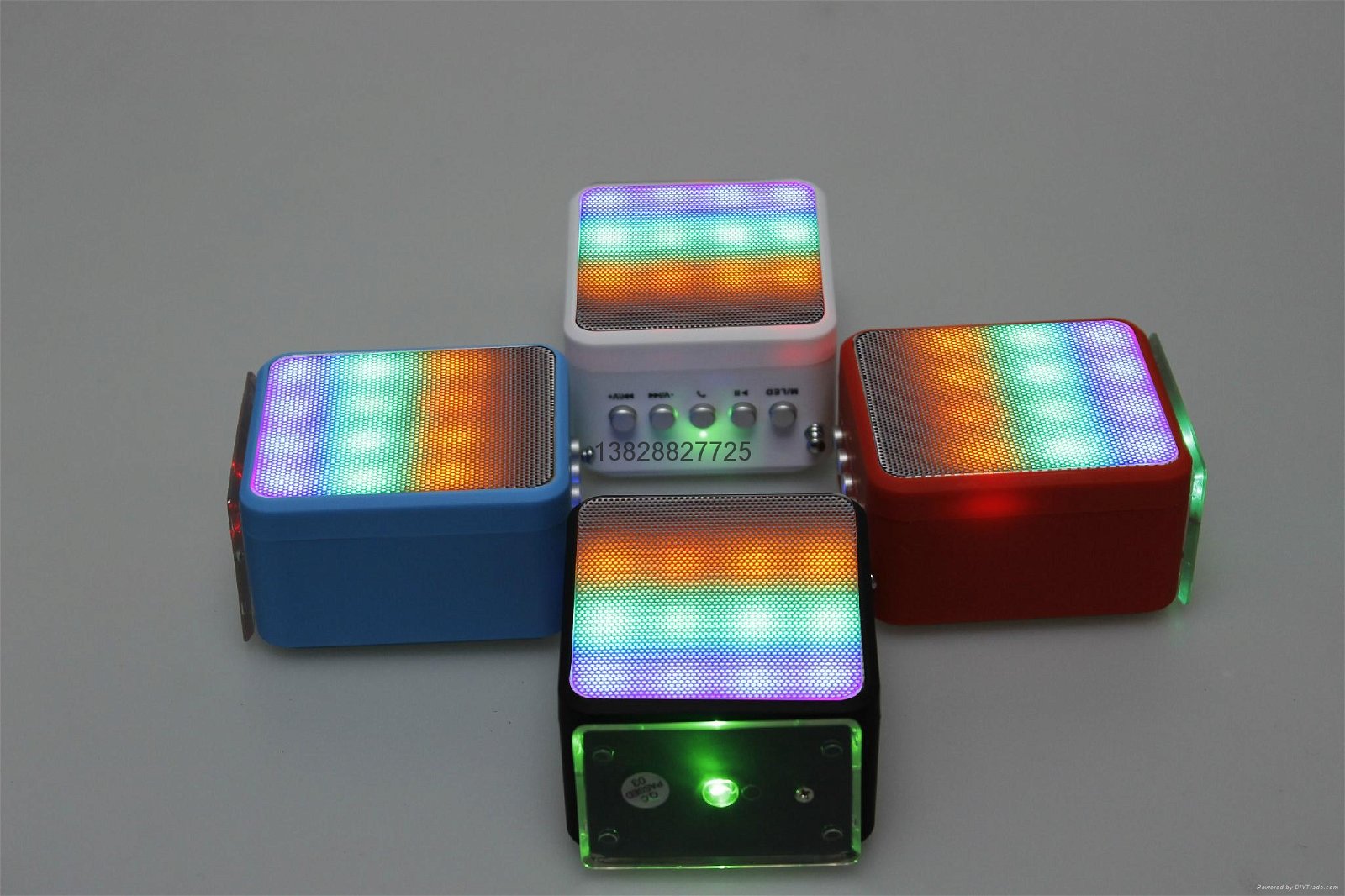 2015 new mini bluetooth cube speaker with led light