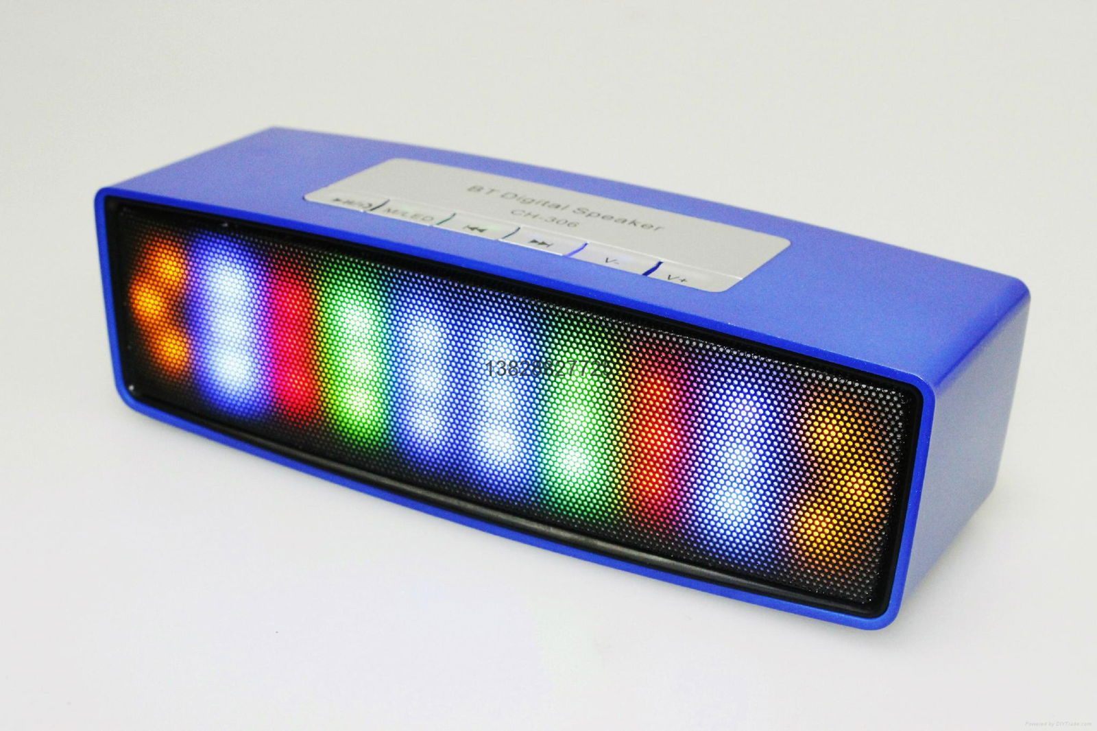 2015 New arrival portable led light music mini bluetooth speaker 3