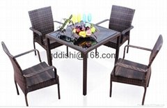 Outdoor rattan patio table with powder coated frame UV resistant and waterproof