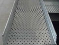Large span cable tray 1