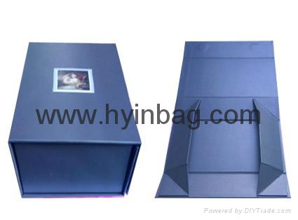 Foldable paper boxes to save shipping cost 