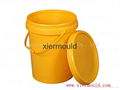 Bucket mold