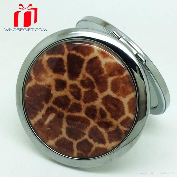  Round Shaped Epoxy Cosmetic Mirror 4