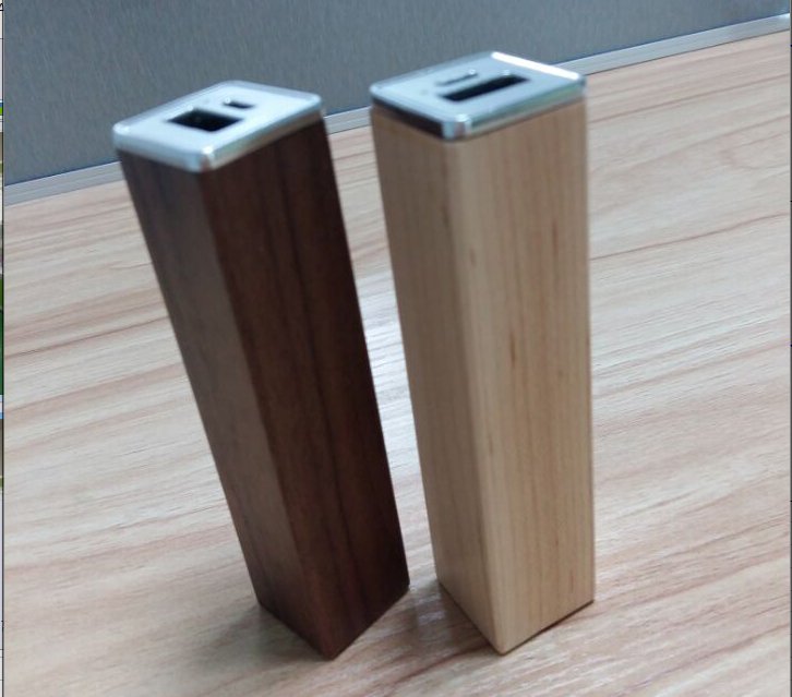 Power bank with wooden design 4