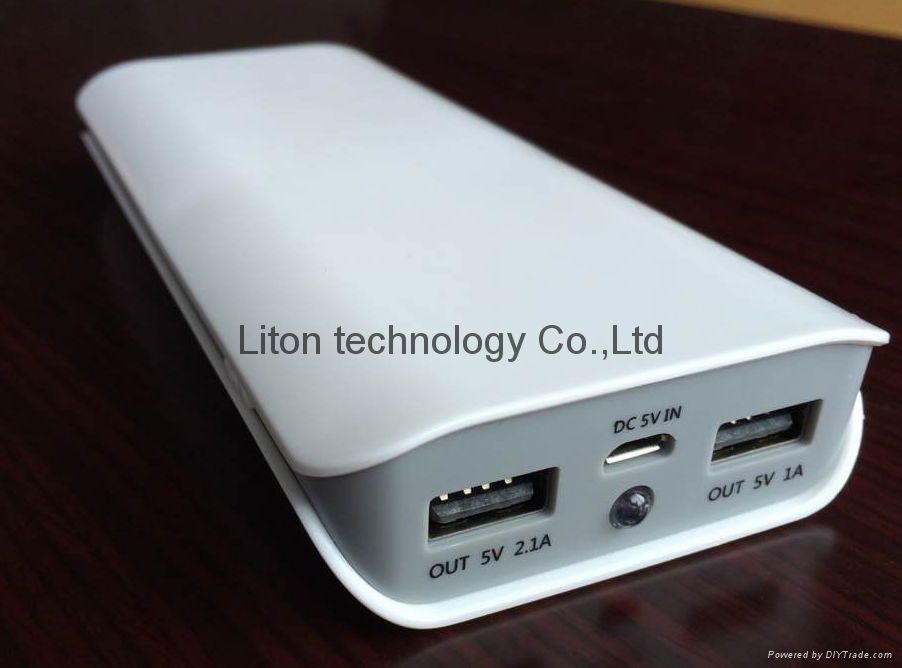 High capacity power bank with two output ports  4